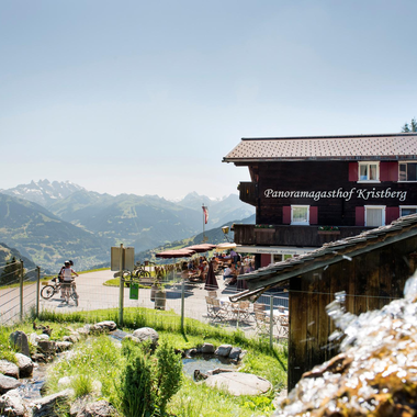 © SAELY PATRICK PHOTOGRAPHY