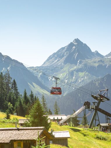 Tafamuntbahn, die gerade den Berg hinauffährt | © Golm Silvretta Lünersee Tourismus GmbH Bregenz, Stefan Kothner